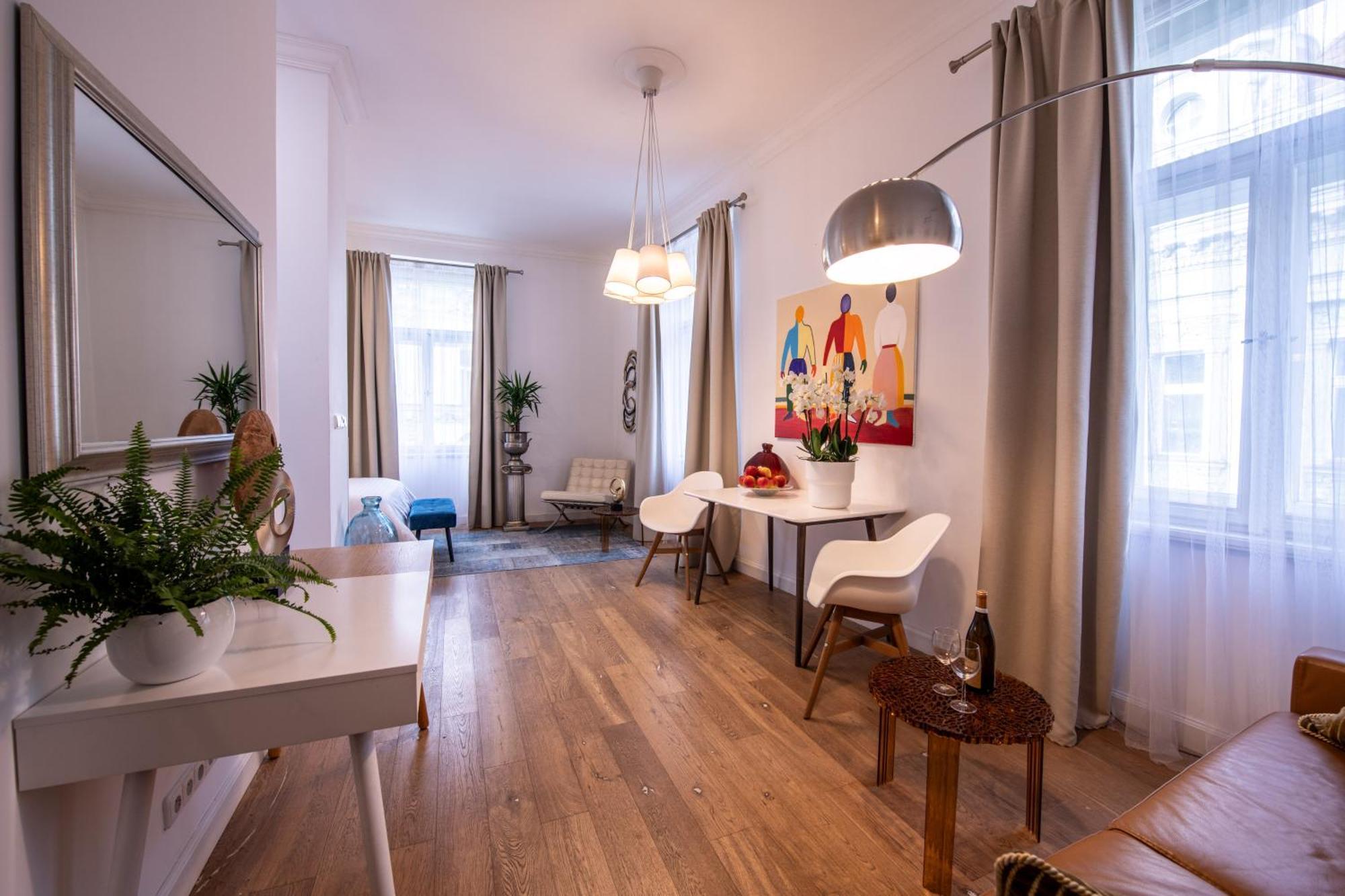 Modern Downtown - Renovated, On Ideal Location Praga