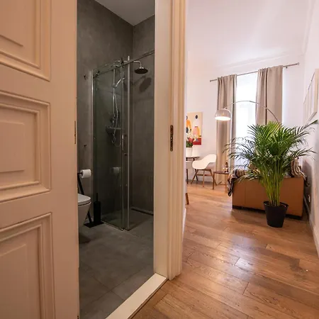 Modern Downtown Apt - Renovated, On Ideal Location Prague Exterior photo
