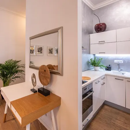 Modern Downtown Apt - Renovated, On Ideal Location Prague Exterior photo