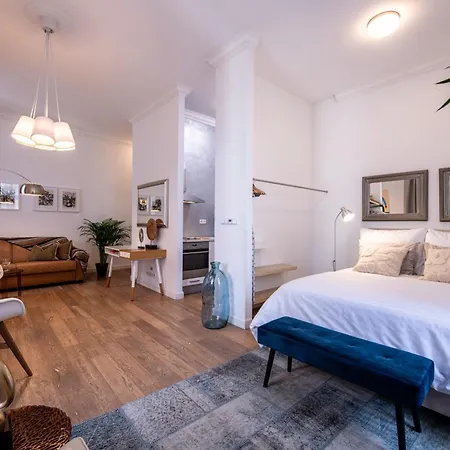Modern Downtown Apt - Renovated, On Ideal Location Prague Exterior photo